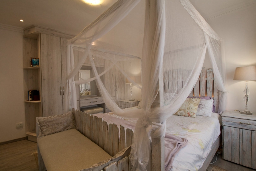 4 Bedroom Property for Sale in Outeniqua Strand Western Cape